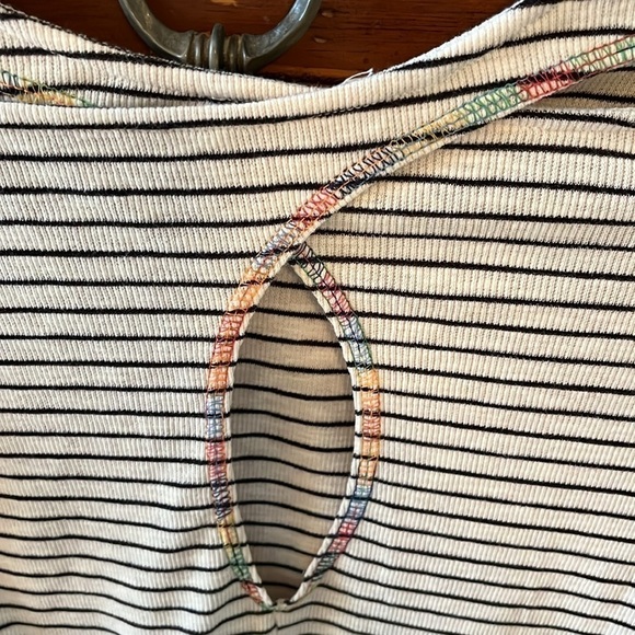 Hem & Thread Women’s Cream and Navy Striped Tee Shirt Dress Size Small NWT - Picture 5 of 10